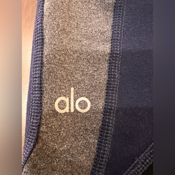 ALO Yoga Elevate Hi-Rise Leggings - Navy Gray Mesh Colorblock - Size M - Picture 3 of 8
